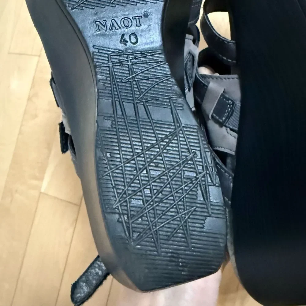 Naot Prestigehed Black/Gray Road Leather Wedge Sandal 40 NWOB